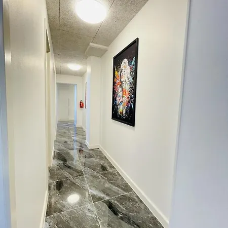 Апартаменты Aday - Luxurious 3 Bedroom - Modern Living Ольборг